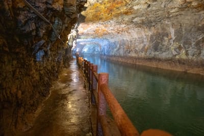 南竿北海坑道內幽靜的水道步道