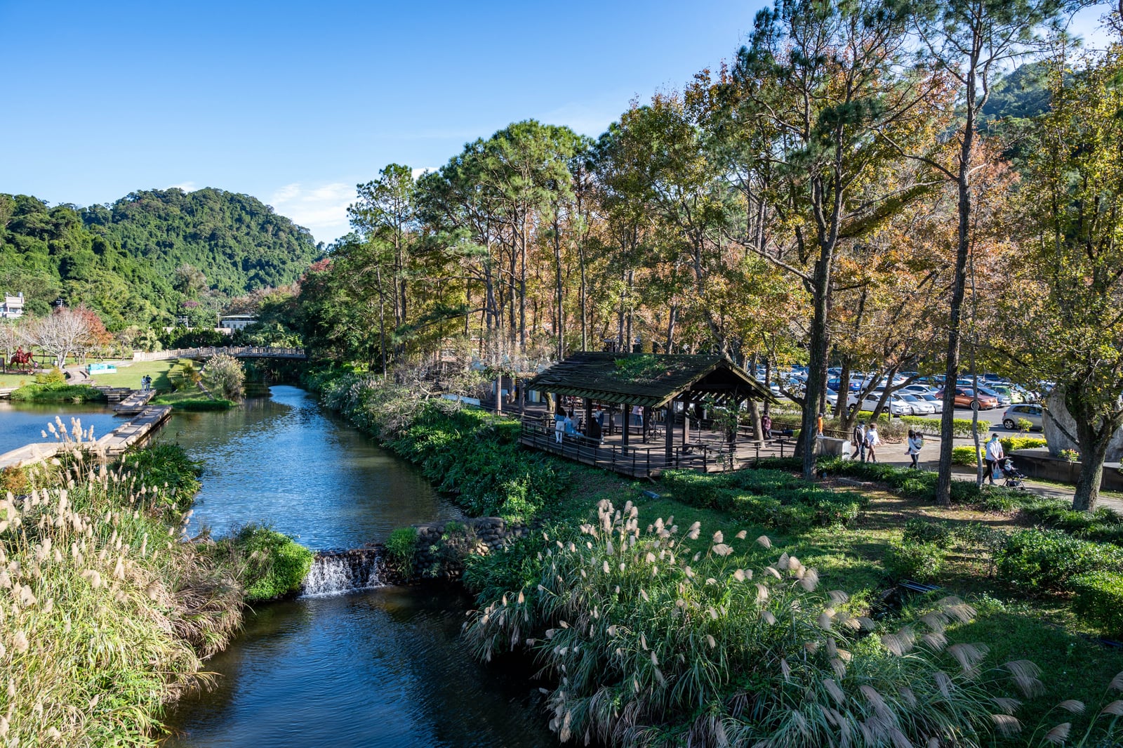 慈湖橋畔冬日溪景與木造涼亭｜2021/12 大溪拉拉山明池