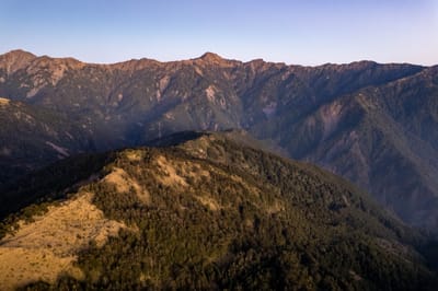 昆陽馬蹄彎的黃昏山巒絕景｜2025/02 合歡山+福壽山農場