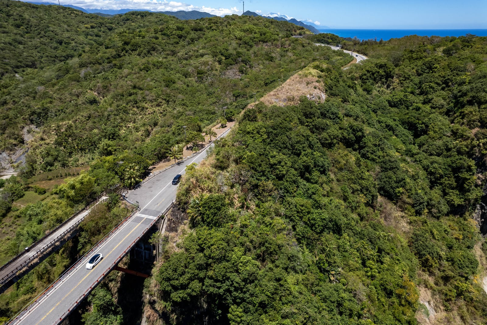 俯瞰壽豐十八號橋的山海公路景致｜2022/08 花東五日