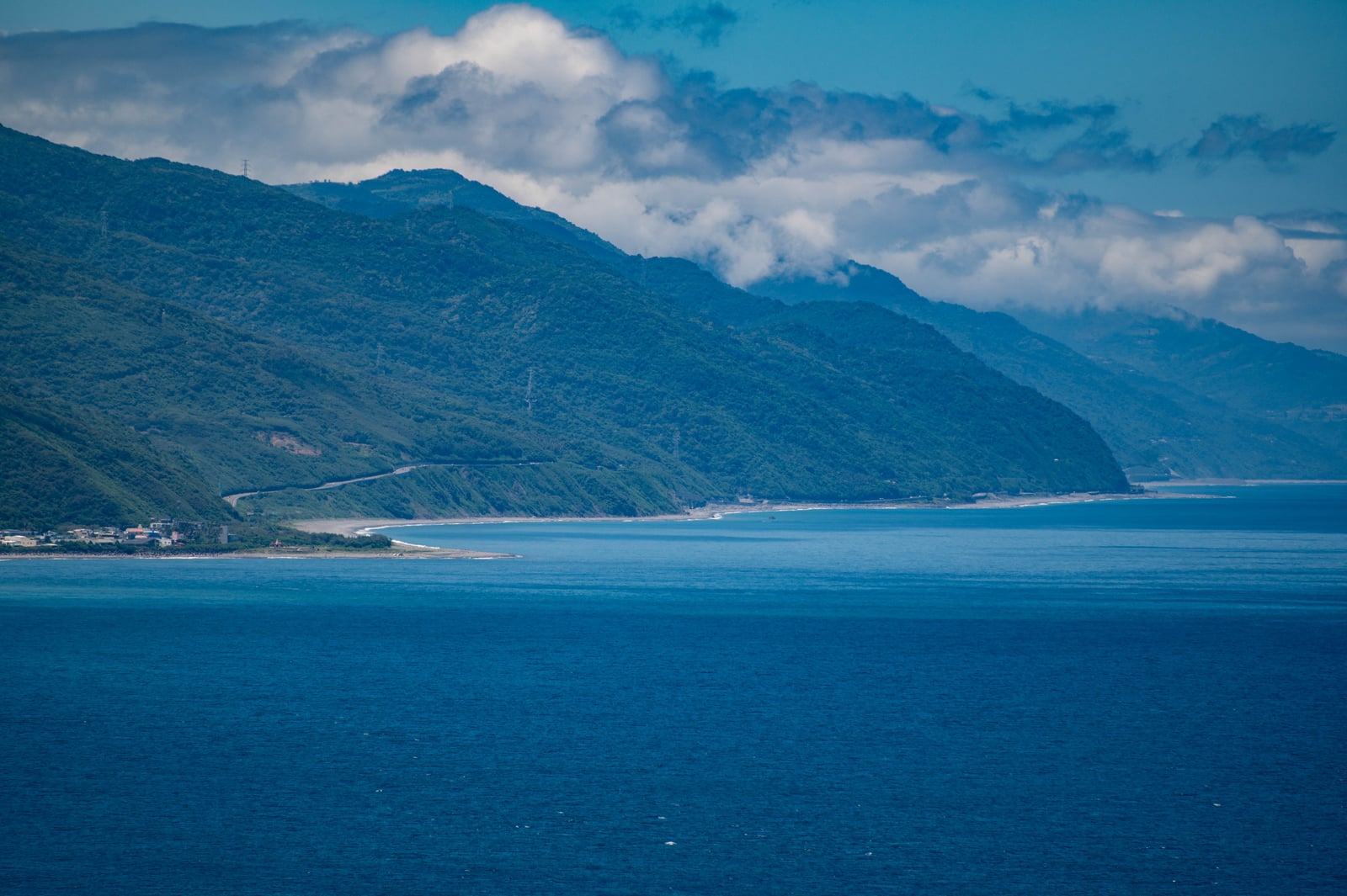 南田海岸線的壯麗山海景致｜2022-2024 南迴台9線