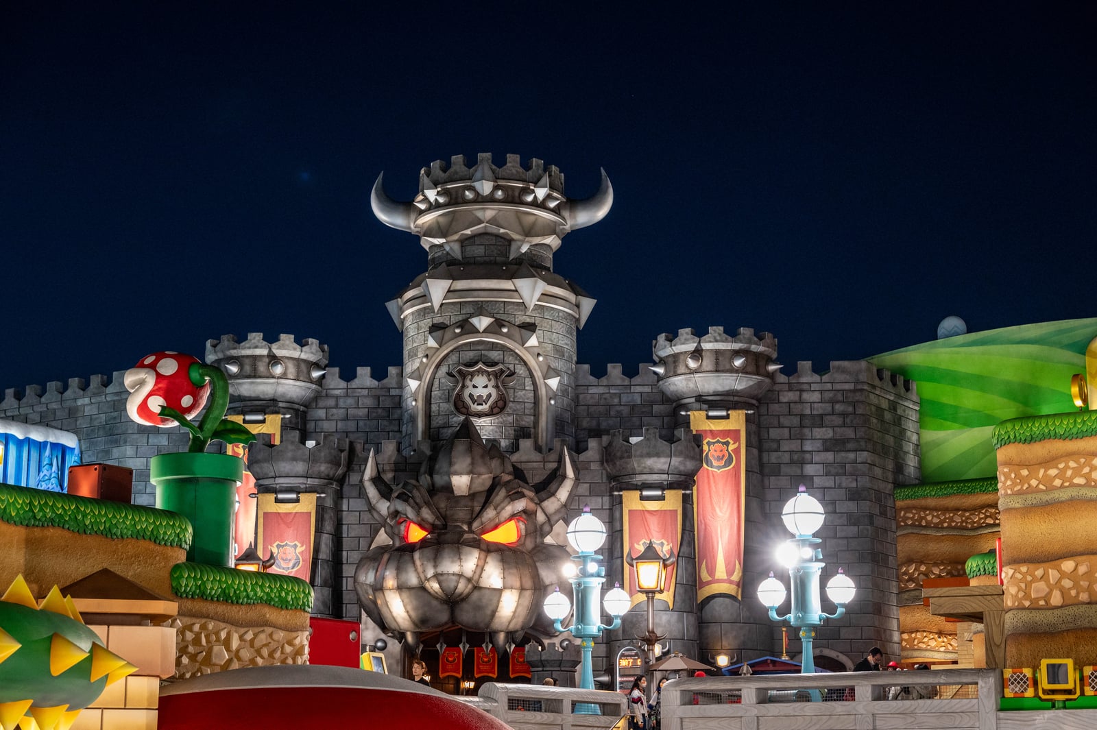 夜色籠罩下的庫巴城堡｜2023/04 關西賞櫻/環球影城