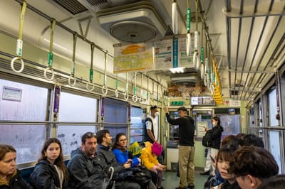 京都市區電車內的日常通勤風景｜2023/04 關西賞櫻/環球影城
