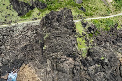 俯瞰睡獅岩的壯麗火山岩地貌