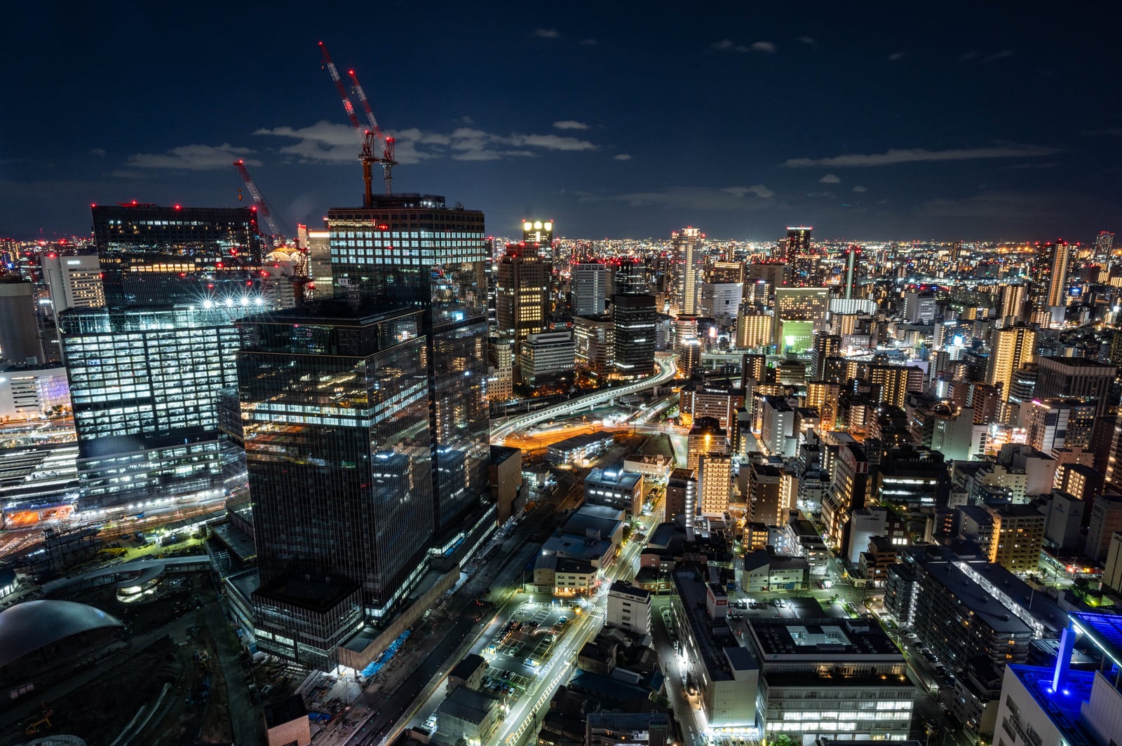 梅田空中庭園俯瞰璀璨夜景｜2023/11 關西賞楓