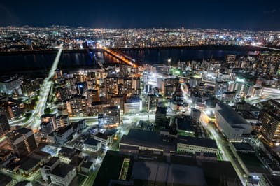 梅田空中庭園俯瞰璀璨大阪夜景
