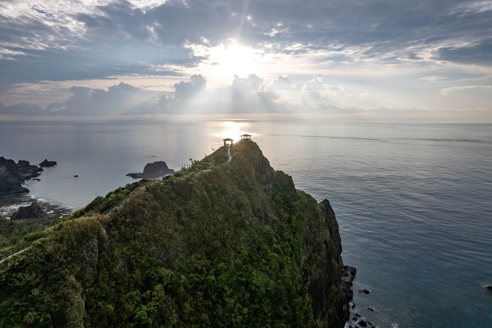 小長城步道晨曦中的絕美海景｜2024/08 綠島二日
