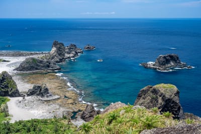 小長城俯瞰湛藍海岸與奇岩｜2024/08 綠島二日