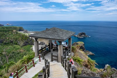 小長城觀景亭俯瞰蔚藍海岸｜2024/08 綠島二日