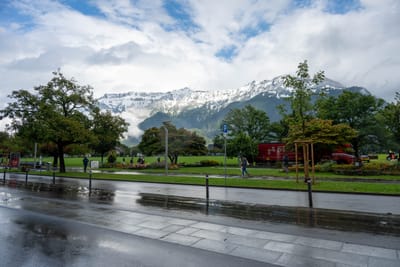雨後初晴的勞特布魯嫩冰河山谷公寓