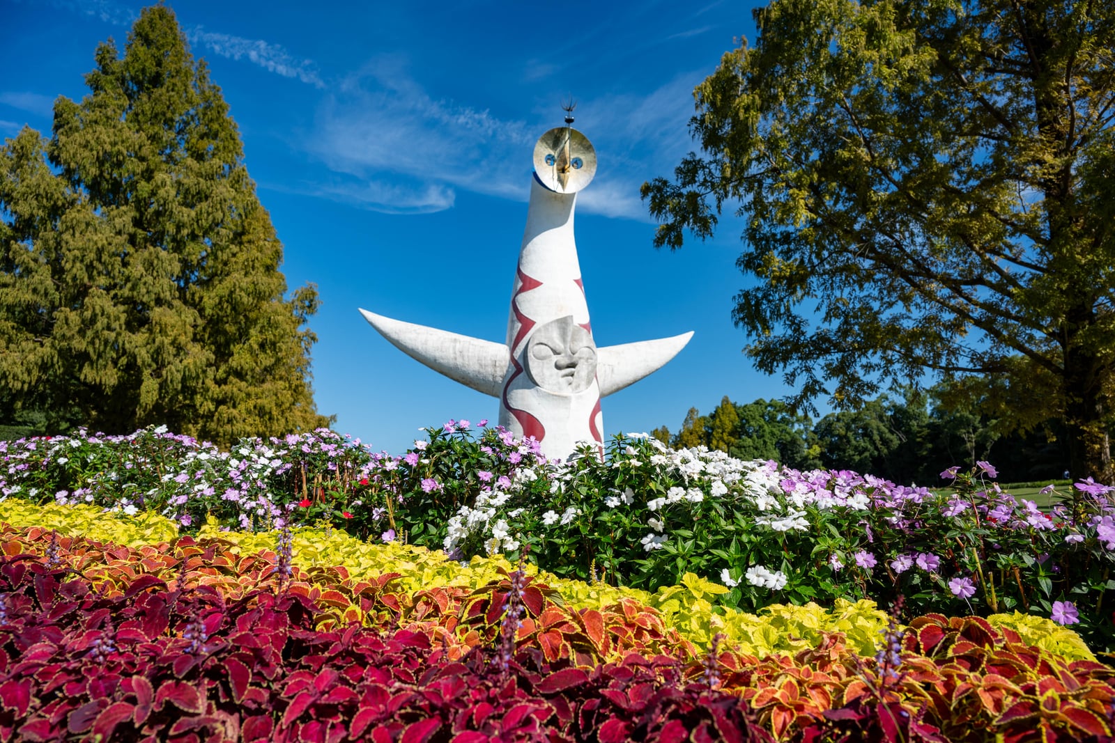 萬博紀念公園的太陽之塔與繽紛花海｜2024/10 神戶