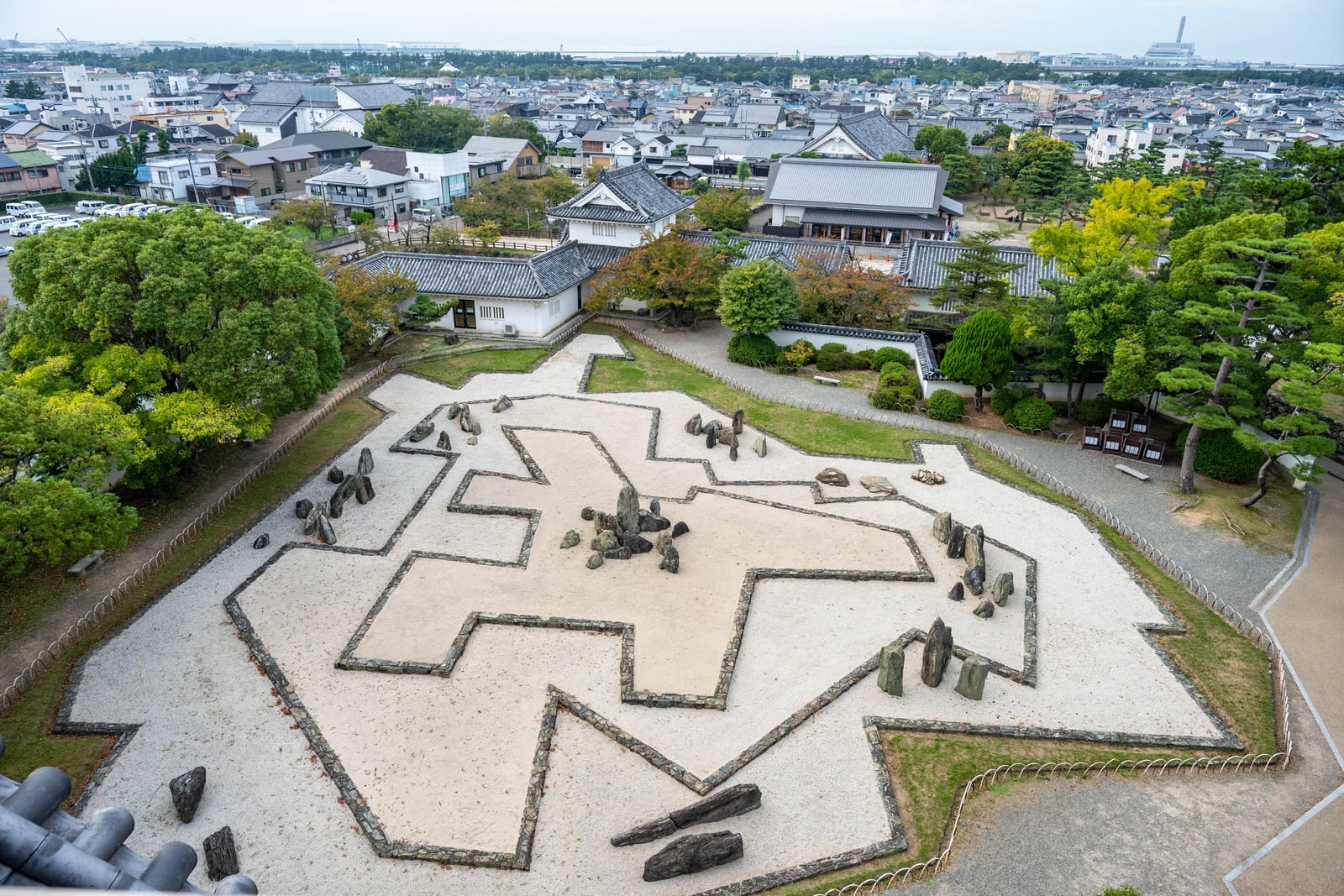 俯瞰岸和田藩向御屋敷跡的枯山水庭園｜2024/10 神戶