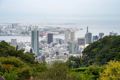 俯瞰港灣城市與摩天大樓群｜2024/10 神戶