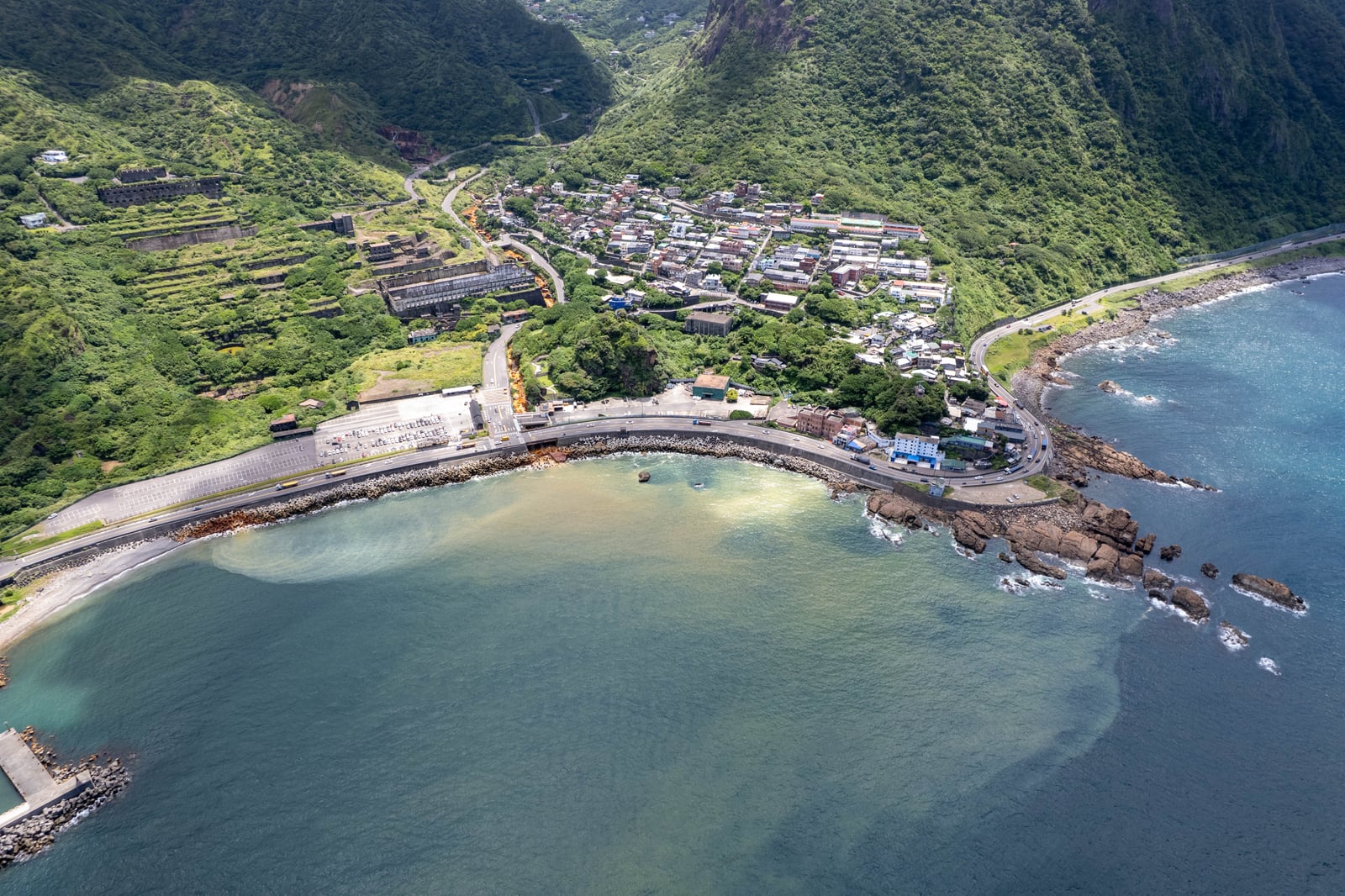 俯瞰瑞芳海岸線與沈睡的沙皮狗岩｜2025/08 鼻頭角/龍洞/南雅奇岩/水湳洞