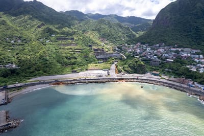 山海交會的陰陽海與廢墟遺址