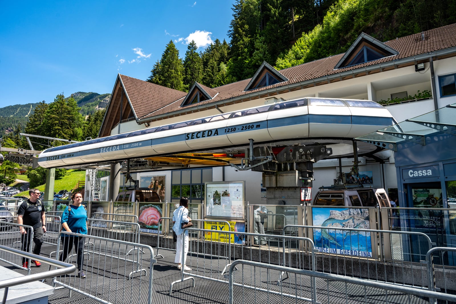 奧蒂塞伊山脈纜車站與排隊人潮｜2026/06 阿爾卑斯山脈之多洛米堤