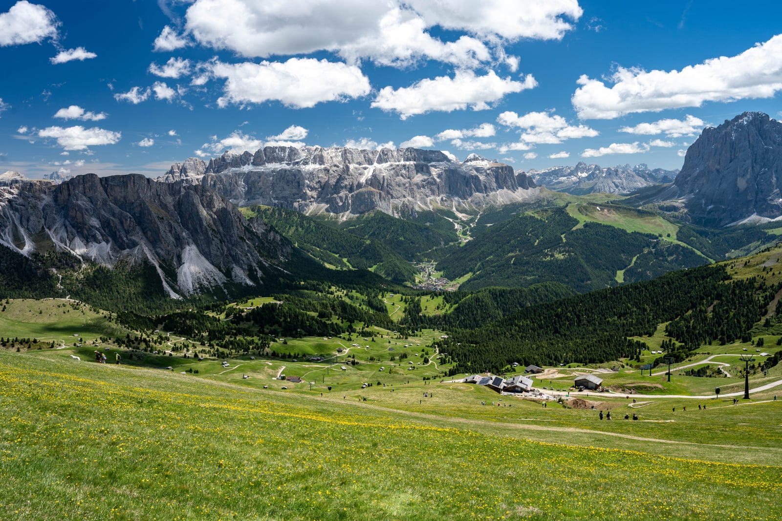 Seceda 壯麗山脈與綠意山谷的遼闊視野｜2026/06 阿爾卑斯山脈之多洛米堤