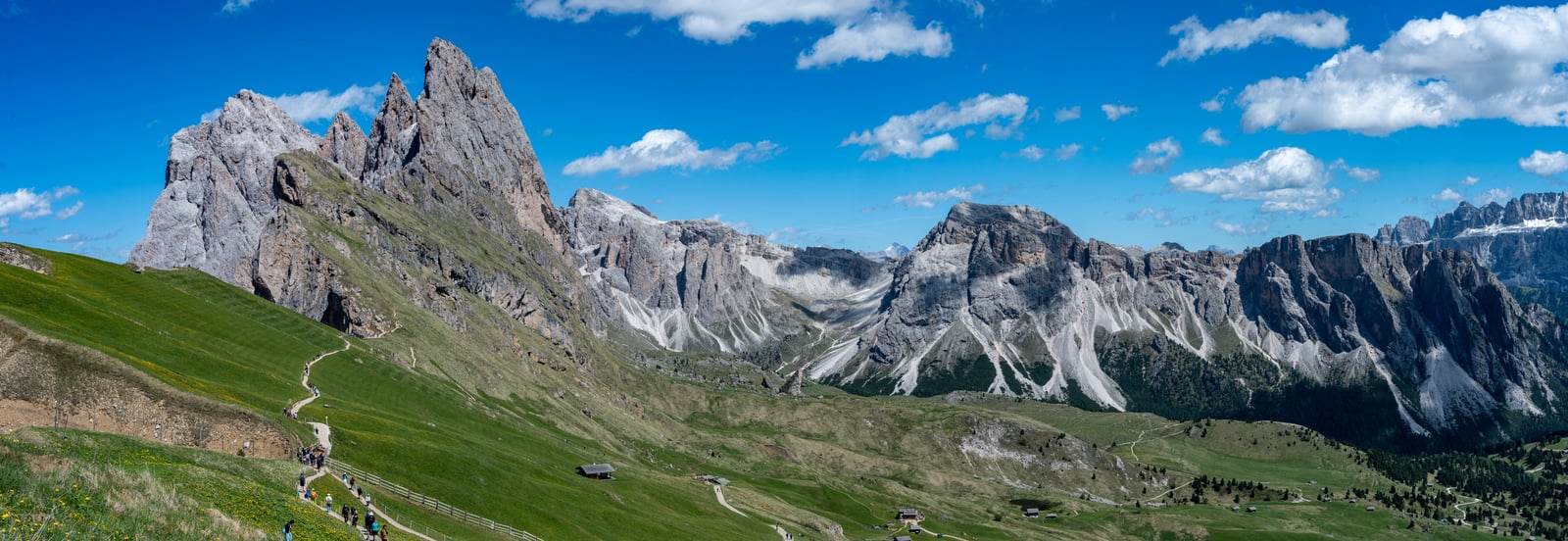 Seceda 壯麗的刀鋒稜線與翠綠山坡｜2026/06 阿爾卑斯山脈之多洛米堤