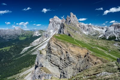 Seceda 壯麗的刀鋒稜線與高山草甸