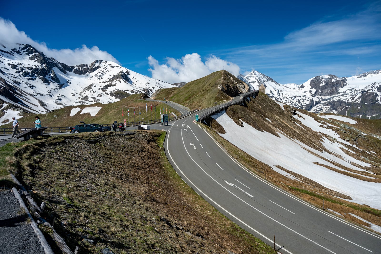 群山環抱的高山景觀道路與殘雪風光｜2026/06 阿爾卑斯山脈之德奧邊境