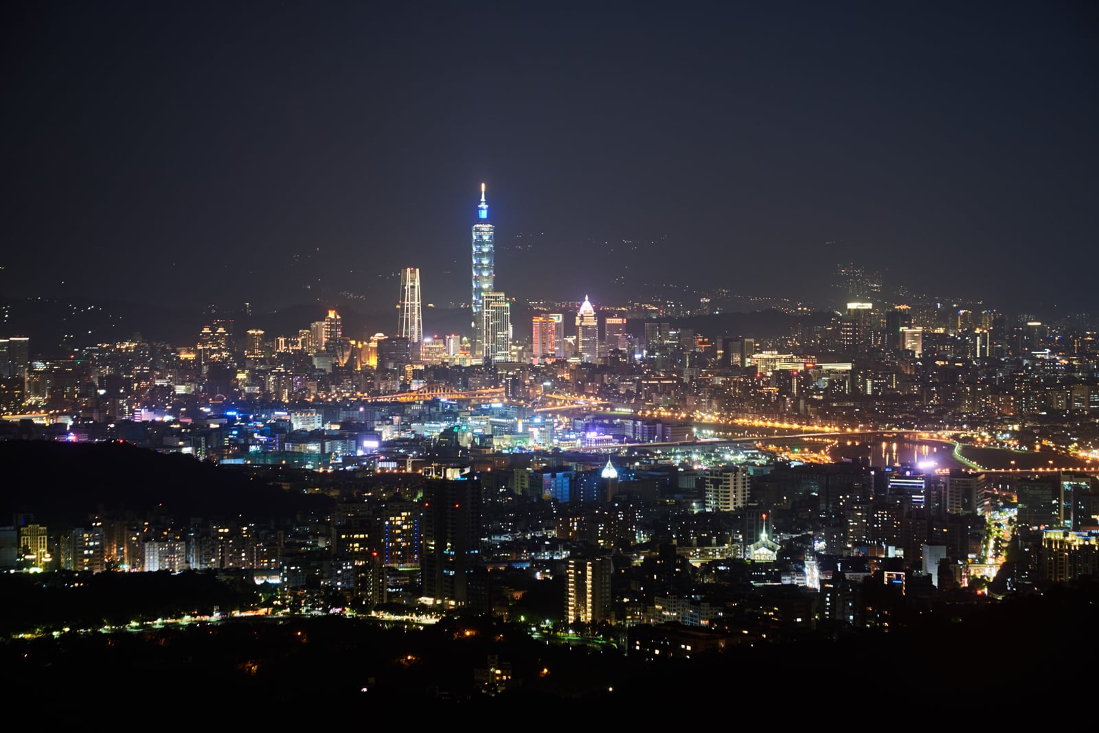 碧山巖遠眺臺北盆地燦爛夜景｜國內本島（北/中/東部）