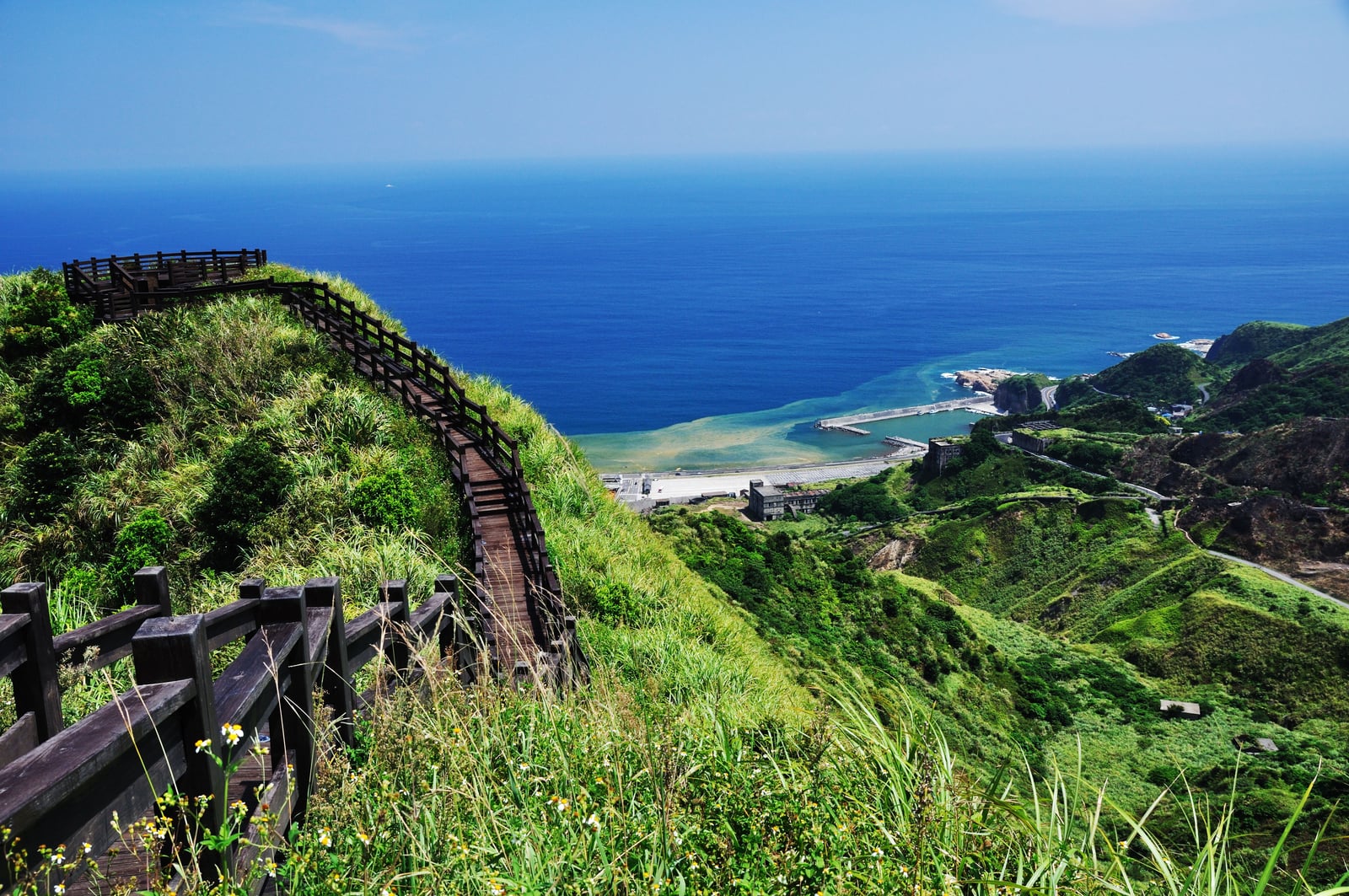 群山環抱的木棧道與海濱風光｜國內本島（北/中/東部）