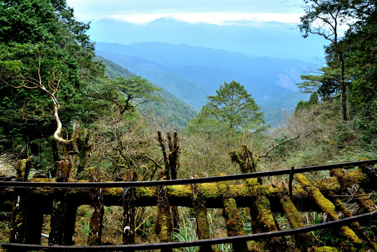 見晴懷古步道舊鐵軌與層疊山巒｜國內本島（北/中/東部）