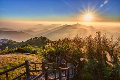 二延平步道夕陽雲海與木棧道